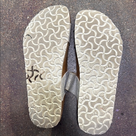 Birkenstock Sandals with Glitter Straps - Picture 4 of 5